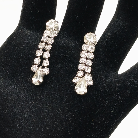 Elegant Silver Crystal Drop Earrings - Picture 2 of 2